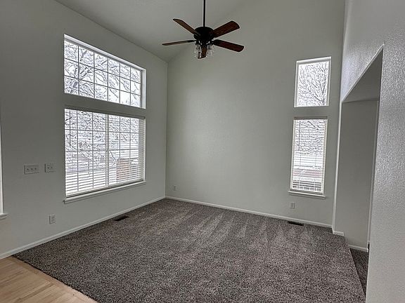 3rd image of 14501 Josephine St