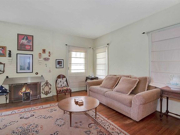 4th image of 968 Salisbury Park Dr