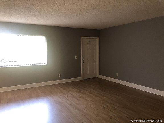 4th image of 314 Meadows Cir #314