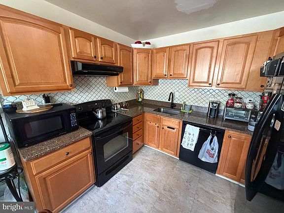 5th image of 1391 Ironwood St