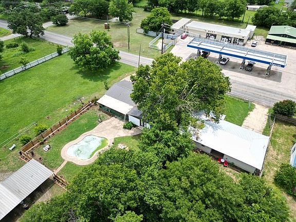 2nd image of 3106 Lipan Hwy