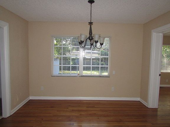 3rd image of 3230 Ernest St