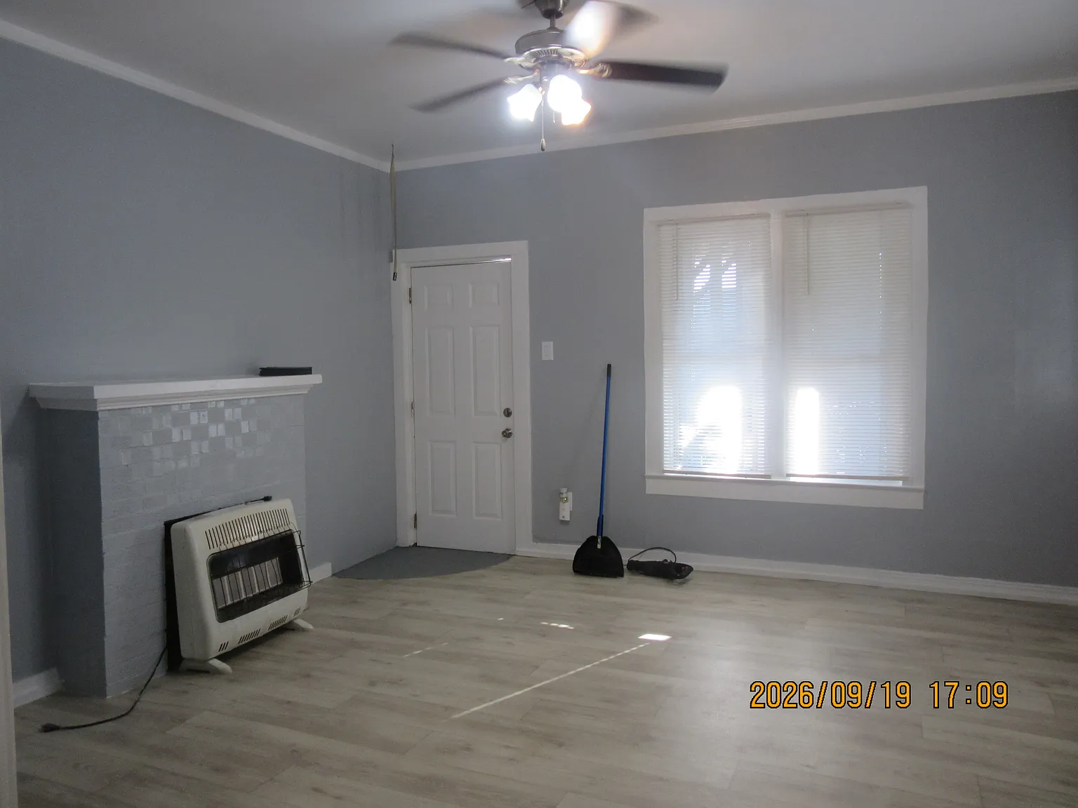 Studio, $1,075 — Photo 4
