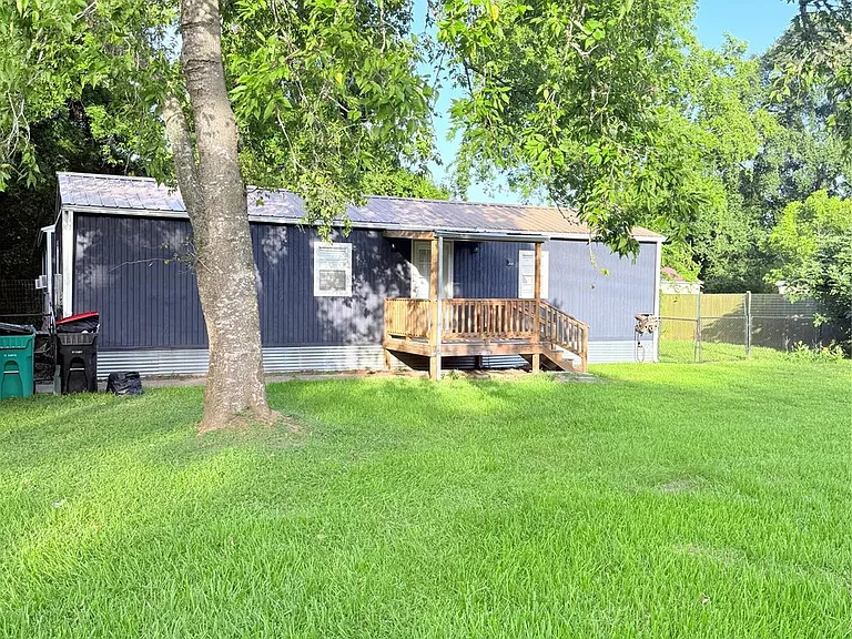 2406 Kilgore Rd — Photo 2