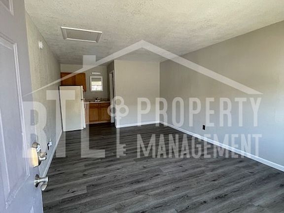 2nd image of 208 S Old County Road 323 #/1
