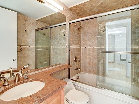 2nd image of 236 E 47th St #115F