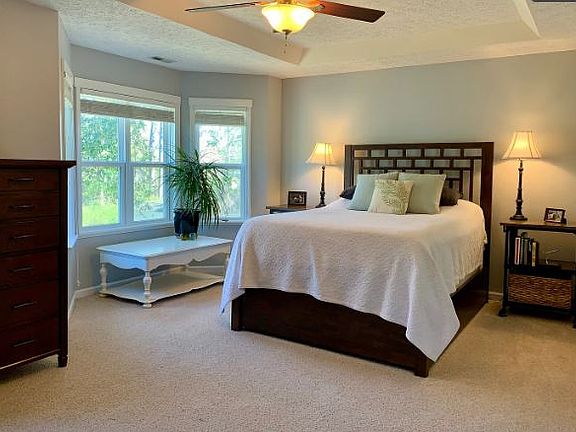5th image of 301 Somerset Way Ct