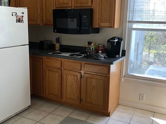 3rd image of 140 N Main St APT B