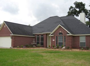 308 Williamsburg Ave, Clute, TX 77531
