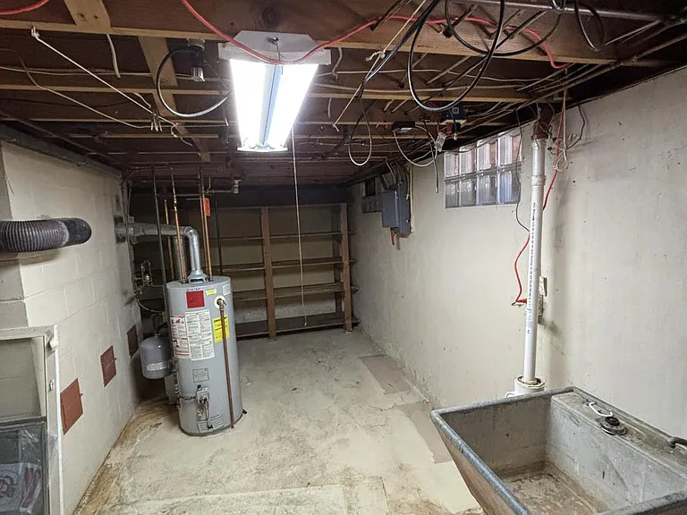 611 Birch St — Photo 17
