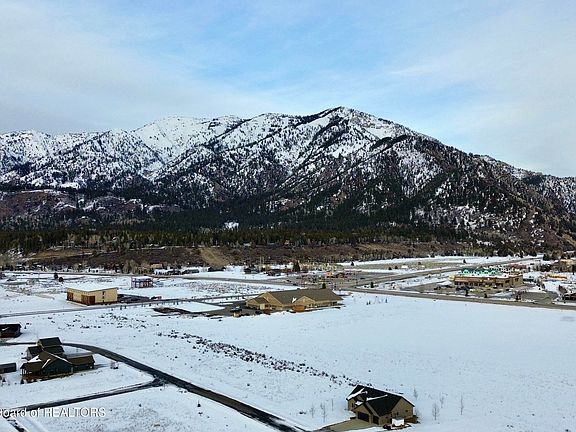 3rd image of 19 Aster Loop