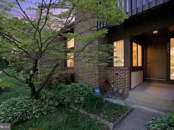 2173 Glencourse Ln, Reston, VA 20191