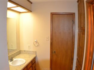 2706 Wilderness Drs, College Station, TX 77845