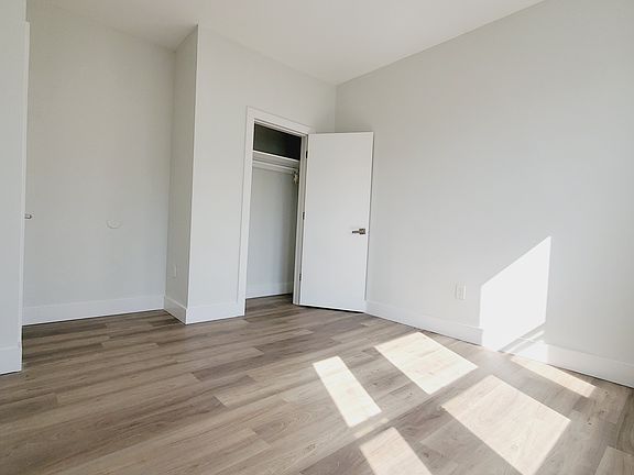 5th image of 230 Bidwell Ave #35E