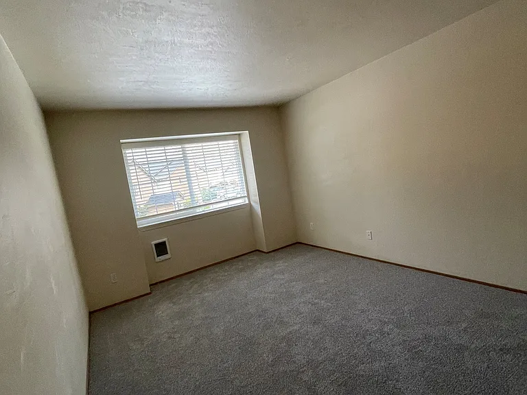 Oak Tree Apartments — Photo 62