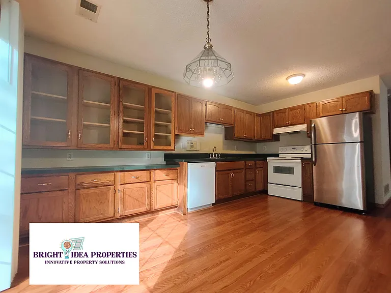 380 Gironde Ct — Photo 2