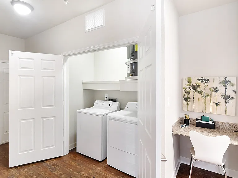 Faulkner Flats Apartment Homes — Photo 9
