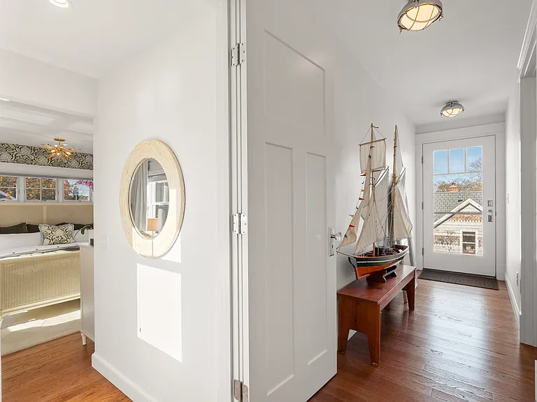 11 Henry St — Photo 38