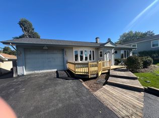 2010 Old Elm Rd, Lindenhurst, IL 60046