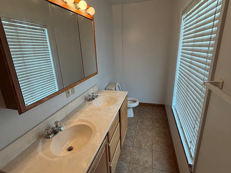 3904 W Michigan Ave — Photo 4