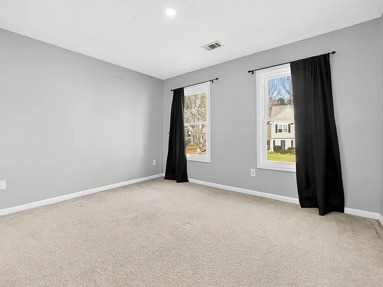 969 Bexhill Dr — Photo 31