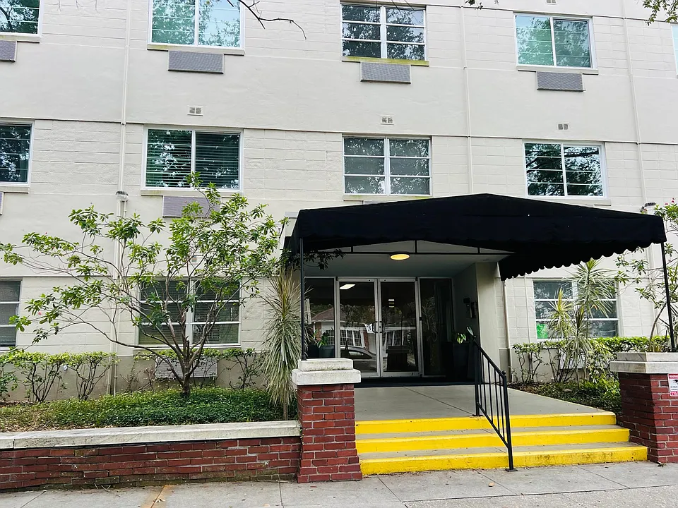 406 W Azeele St #301