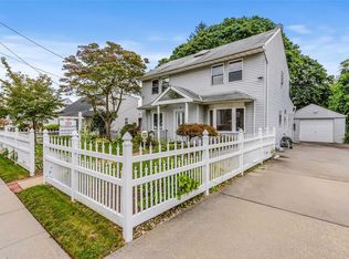 9 Virginia Ave, Plainview, NY 11803