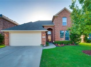 3041 Trinity Lakes Dr, Hurst, TX 76053