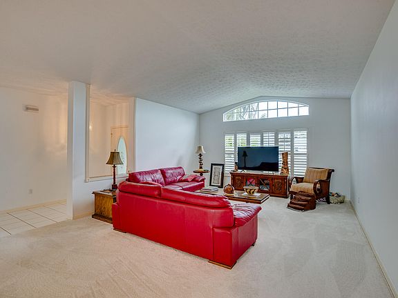 5th image of 6845 Bronte Circle
