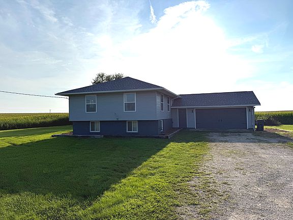 3rd image of 909 Harmon Rd