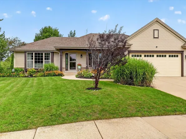 906 N Patricia Ct, Elkhorn, WI 53121