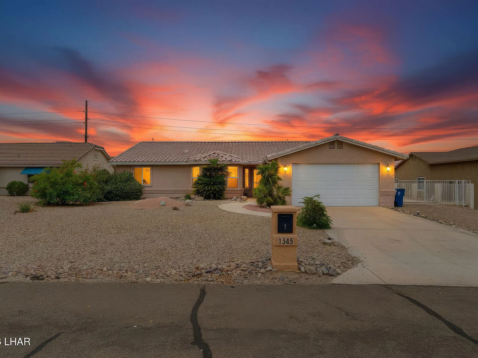3 bed, 3.0 bath, 1816 sqft, $2,700 — Photo 3