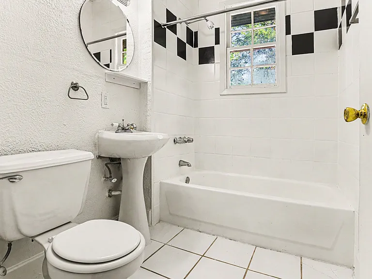 4515 Swiss Ave — Photo 31