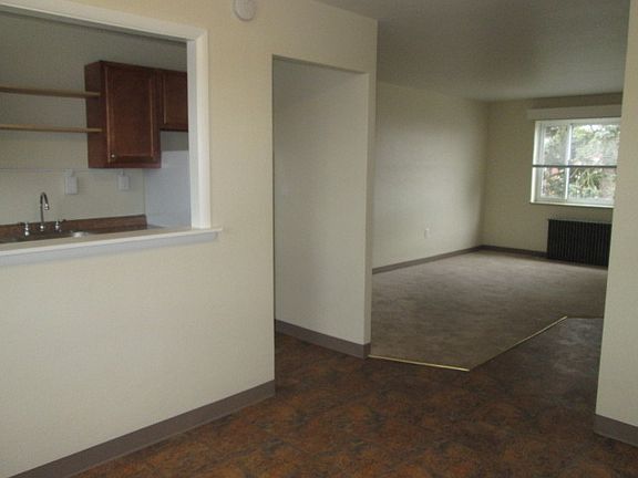 4th image of 1016 Findley Dr #4