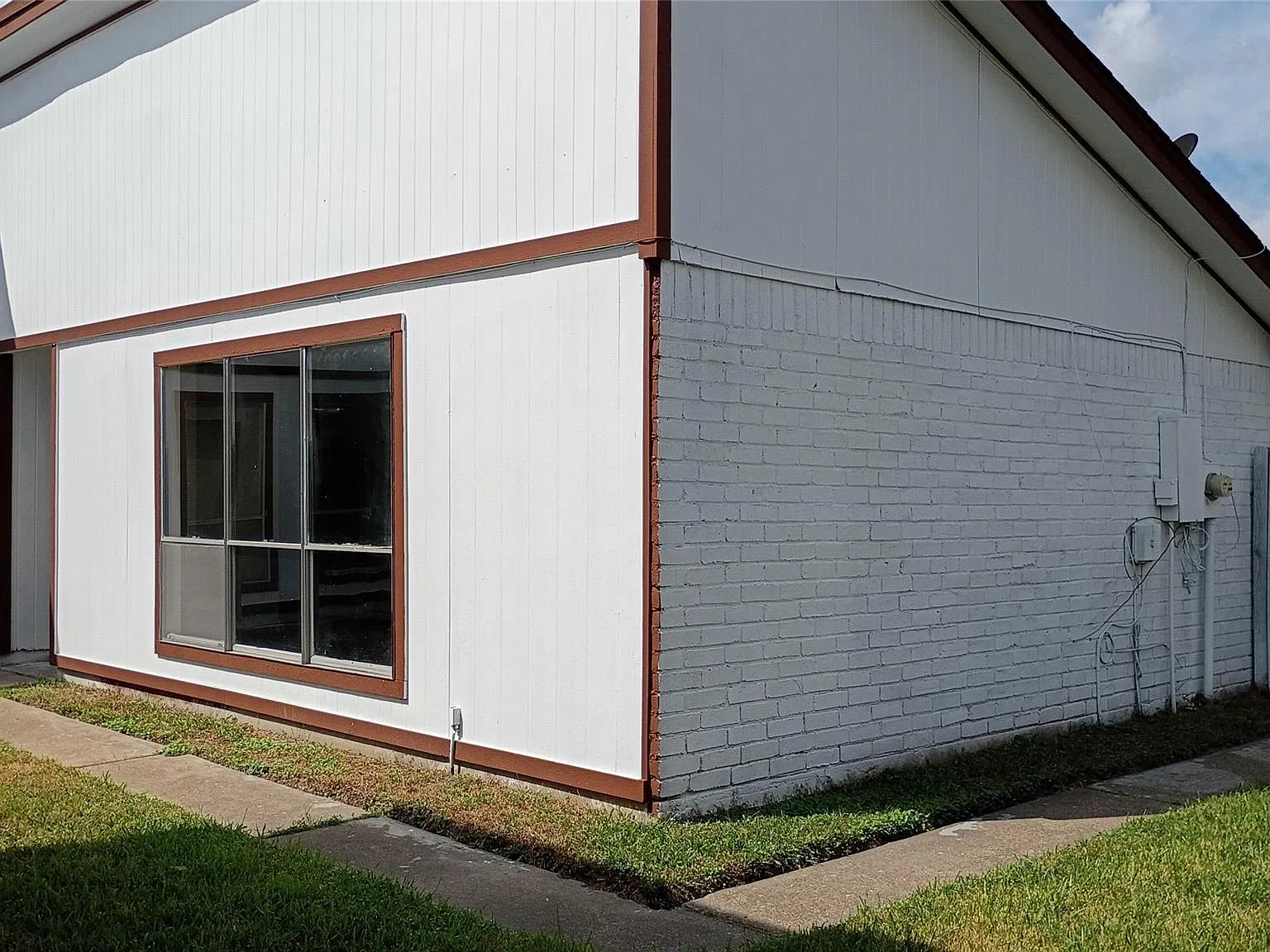 3 bed, 2.0 bath, 1708 sqft, $1,775 — Photo 3