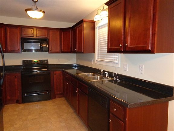 5th image of 3235 Veranda Cir
