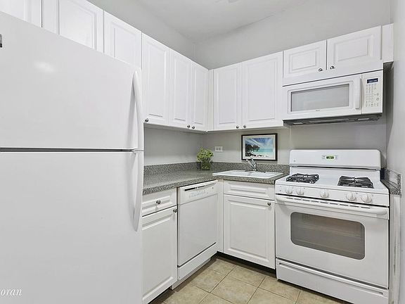 4th image of 77 Livingston St #18L