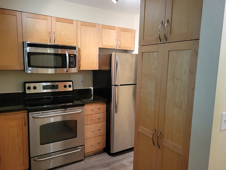 111 108th Ave NE #206 — Photo 7