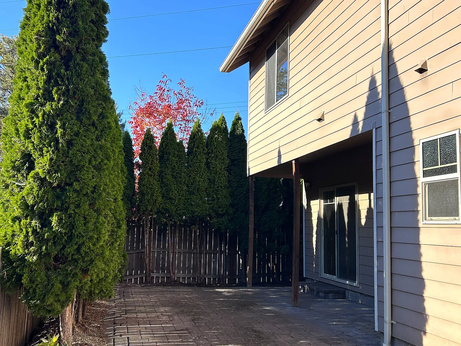 3 bed, 2.5 bath, 1637 sqft, $2,300 — Photo 3