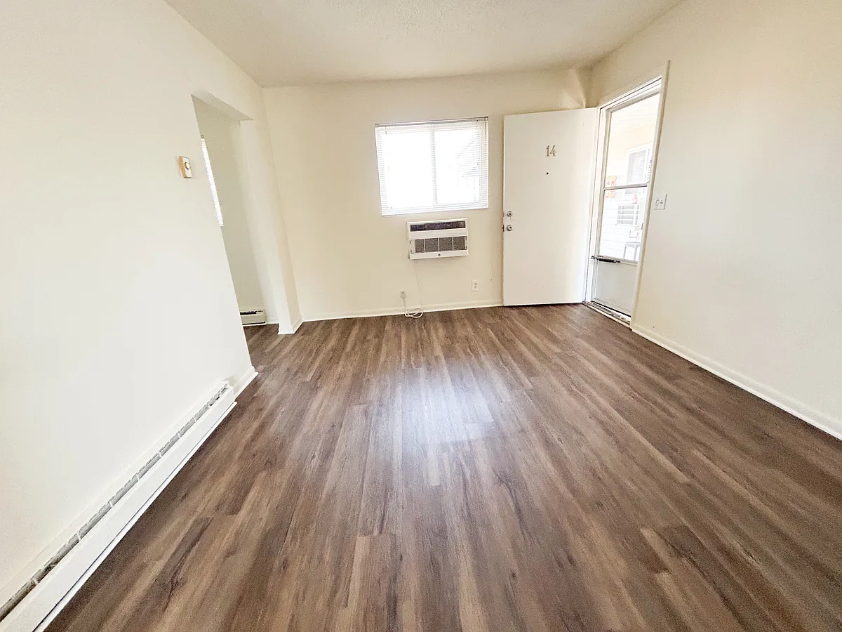 Building Photo - 2014 Linden Ave #14