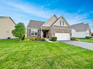 827 Colchester Dr, Oswego, IL 60543