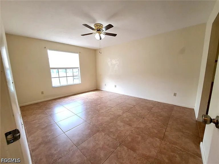 10525 Putnam Ct — Photo 10