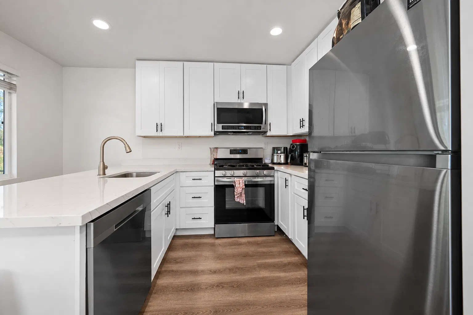 5377 East Falls View Drive - 1 — Photo 2