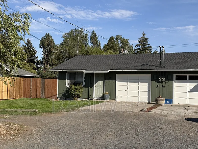 2956 SW 23rd St