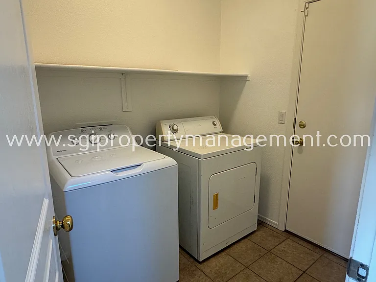 11630 W Washington St — Photo 15