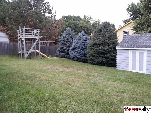 2nd image of 1112 Crest Cir