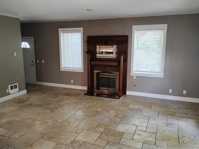 6148 NE 184th St — Photo 9