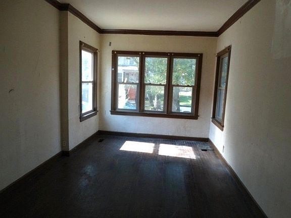 4th image of 6215 S Wolcott Ave