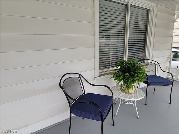 4th image of 1539 Olivewood Ave