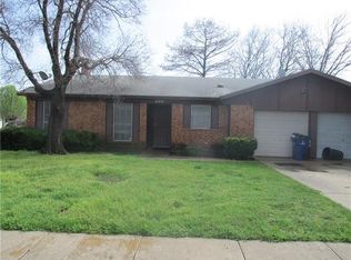 208 Moor Ct, Everman, TX 76140